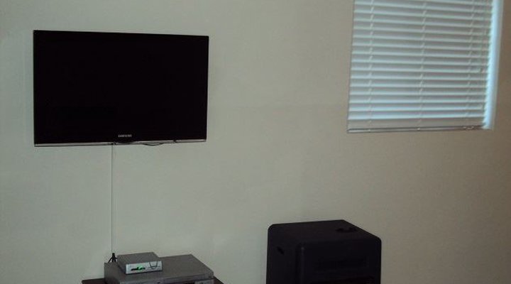 Ash and Broc Cottage