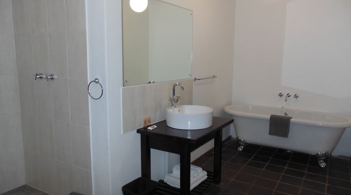 The Nutshell Guesthouse