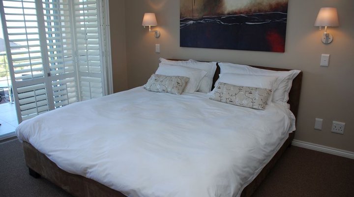 Moya Manzi Beach House