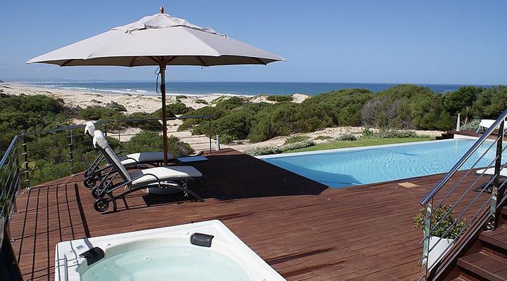 Moya Manzi Beach House