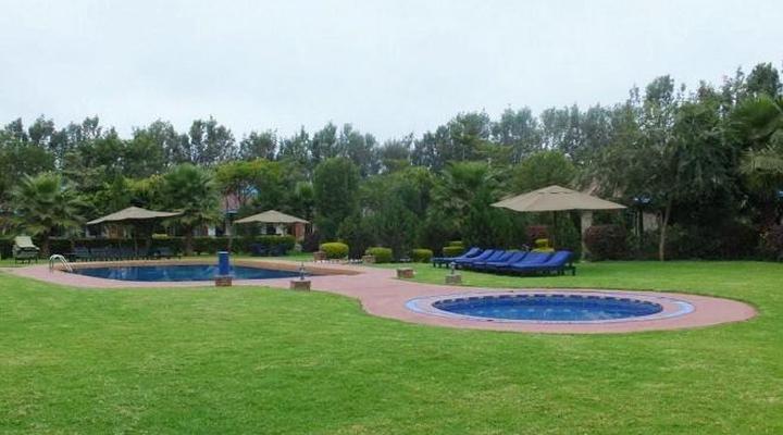 Bougainvillea Safari Lodge