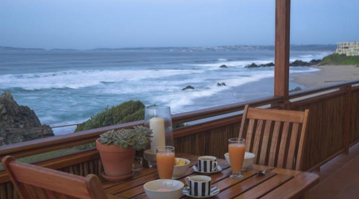 Singing Kettle Beach Lodge & Restaurant