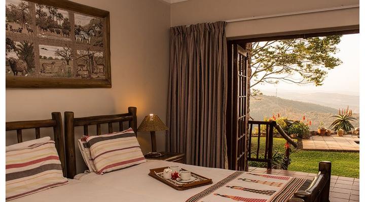 Leopards and Louries Bush Lodge