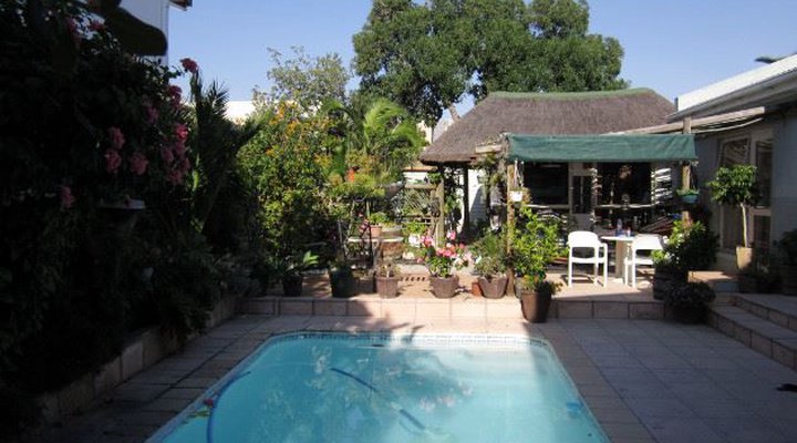 Two Owls Guest House 