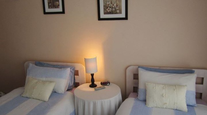 Two Owls Guest House 