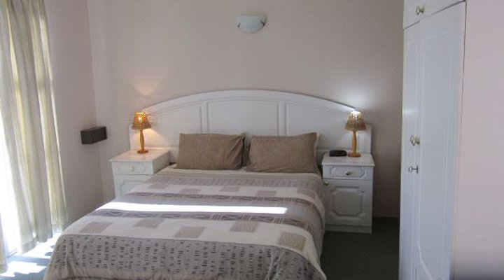 Two Owls Guest House 