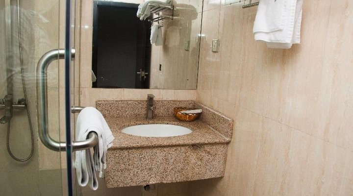 DPalms Airport Hotel