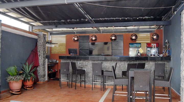 Kings Celia Hotel & Suites