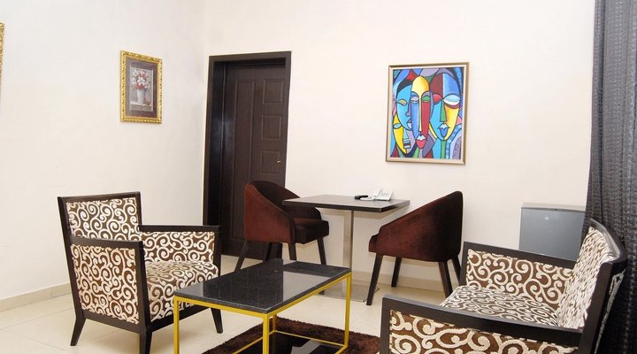 Kings Celia Hotel & Suites