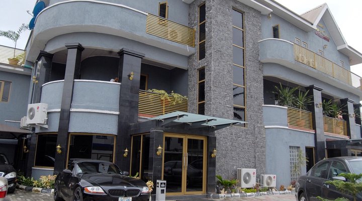 Kings Celia Hotel & Suites