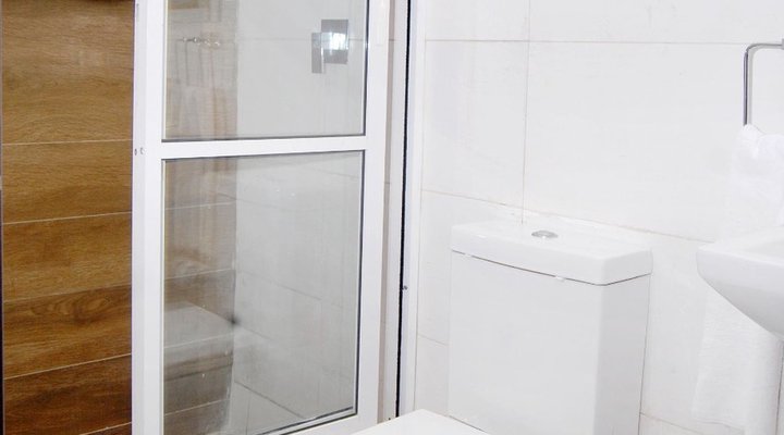 Kings Celia Hotel & Suites