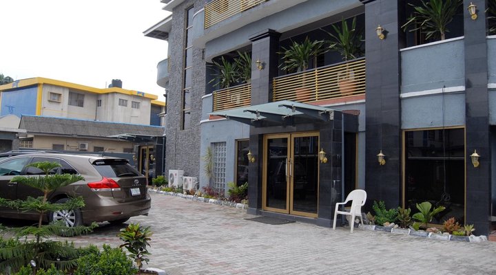 Kings Celia Hotel & Suites