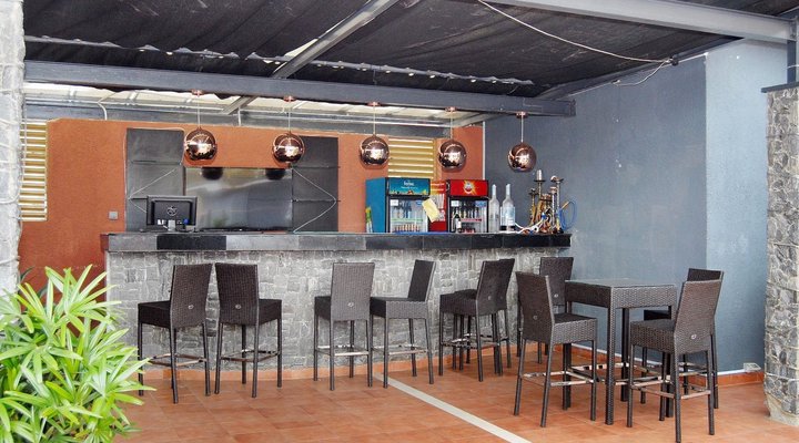 Kings Celia Hotel & Suites