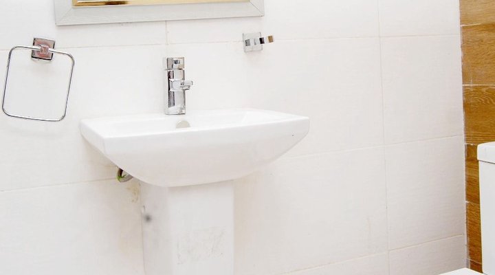 Kings Celia Hotel & Suites