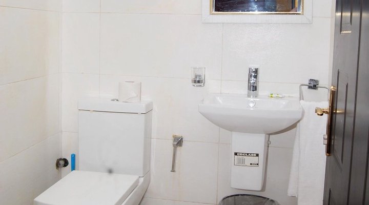 Kings Celia Hotel & Suites