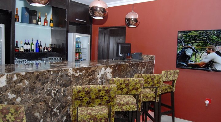 Kings Celia Hotel & Suites