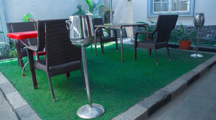 Hotel 100 and Suites