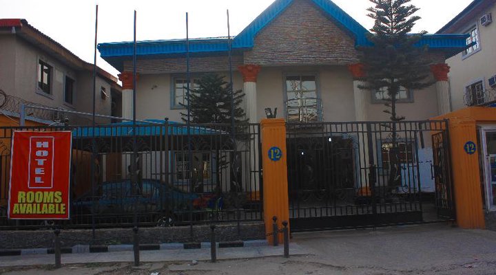 Hotel 100 and Suites