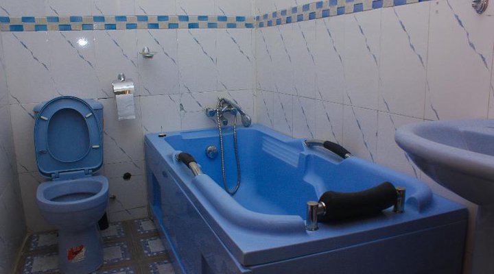 Hotel 100 and Suites