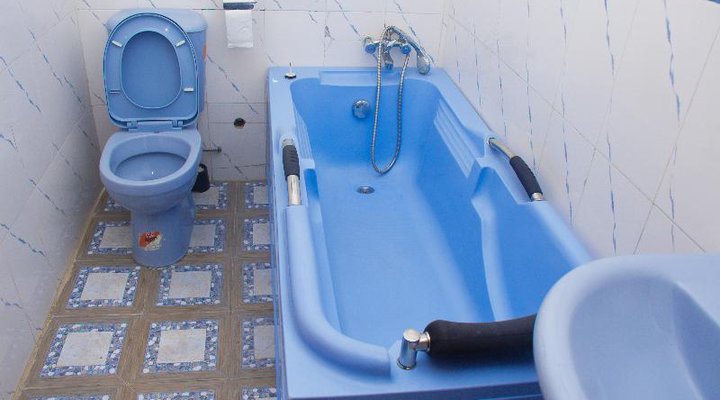 Hotel 100 and Suites