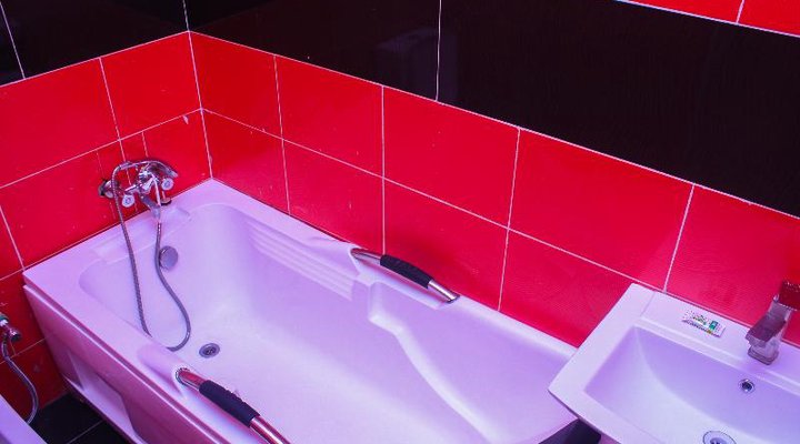 Hotel 100 and Suites