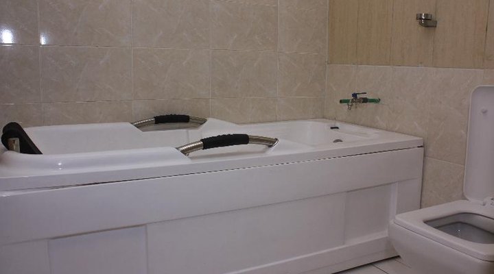 Hotel 100 and Suites