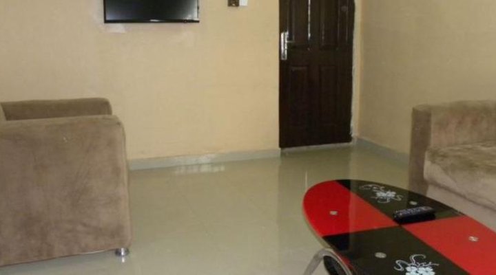 Grandy Suites Hotel