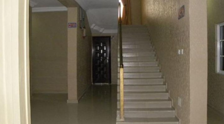 Grandy Suites Hotel