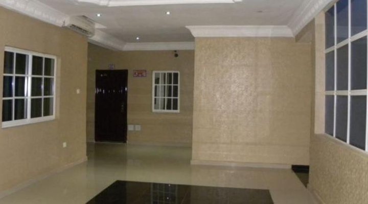 Grandy Suites Hotel