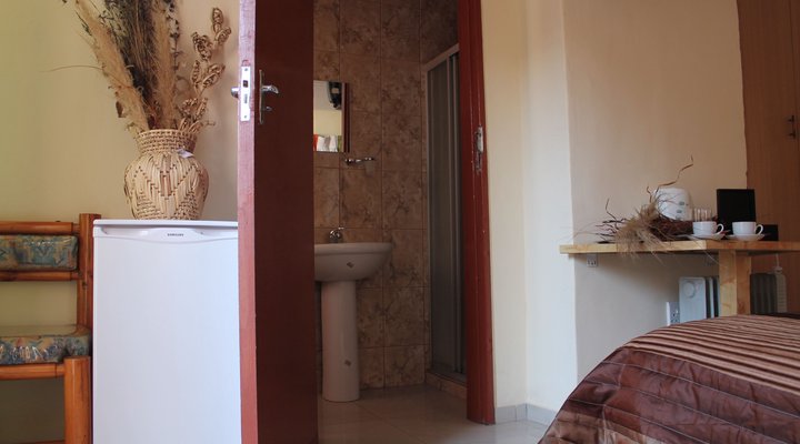 Mohlongwafatshe Guest House