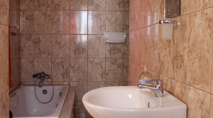 Mohlongwafatshe Guest House