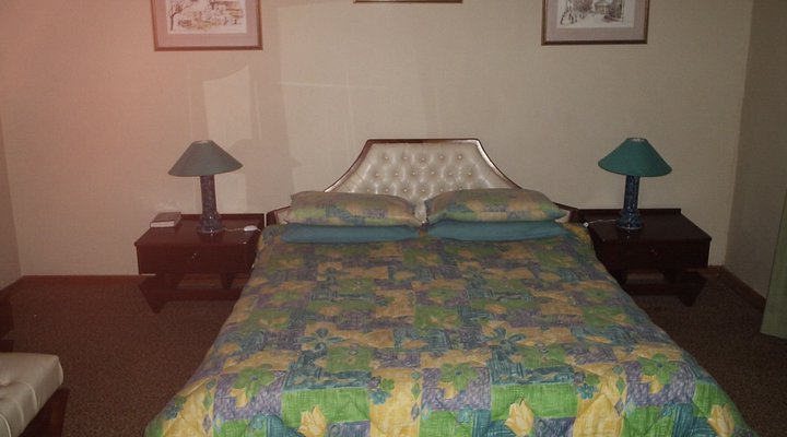 Guinea-fowl Guest House