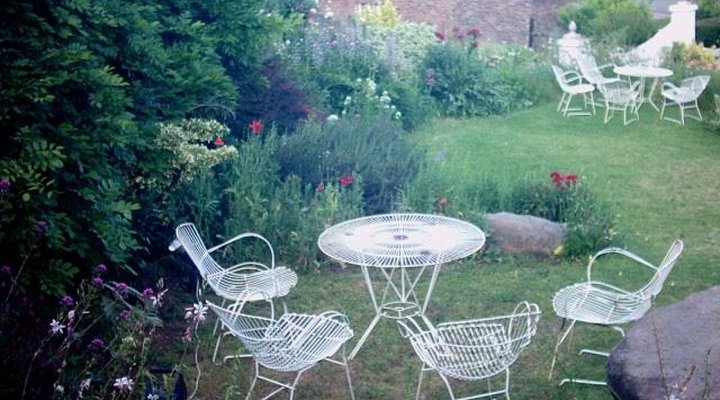 Guinea-fowl Guest House
