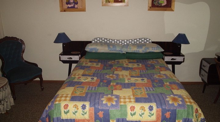 Guinea-fowl Guest House