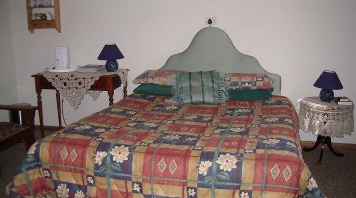 Guinea-fowl Guest House