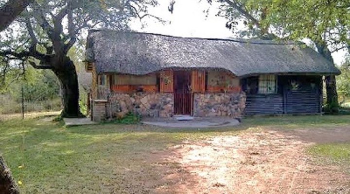 Cosy African Bush-cabin Retreat