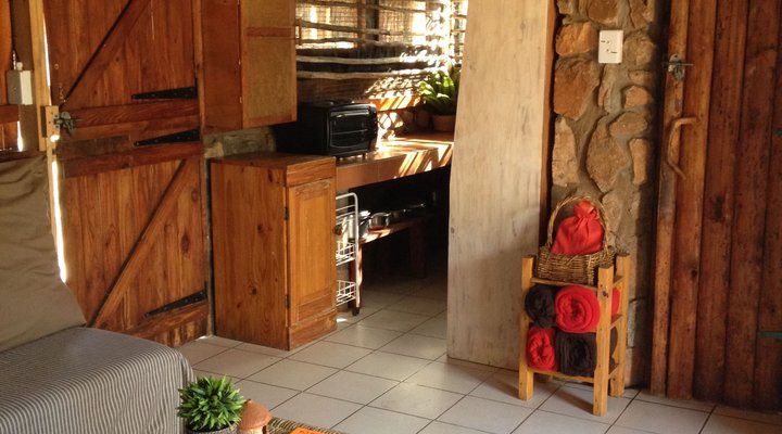 Cosy African Bush-cabin Retreat