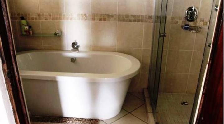 Pathways Country Yoga Retreat