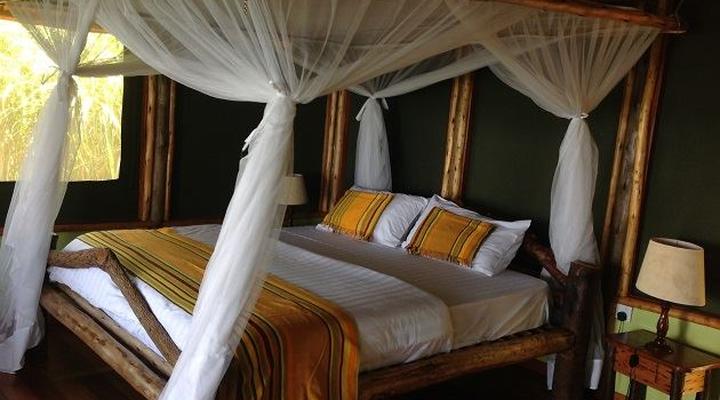 Twin Lake Safari Lodge