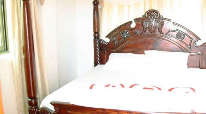 Minister's Village Hotel