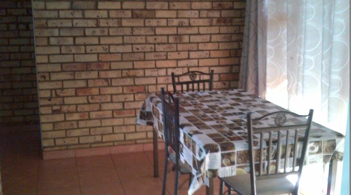 La-Ronè Oornag Akkommodasie