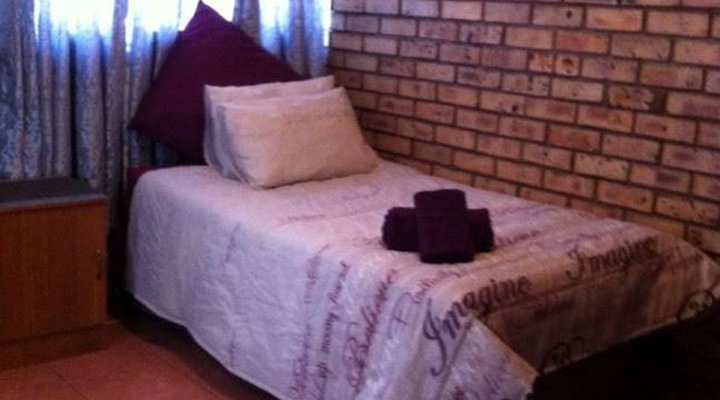 La-Ronè Oornag Akkommodasie