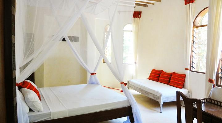 Tamani @ Galu Beach Sea Lodge