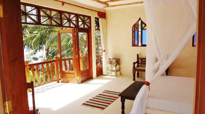 Tamani @ Galu Beach Sea Lodge