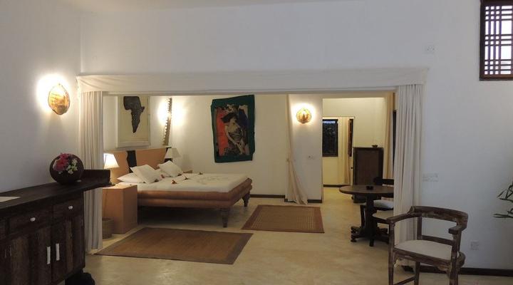 White Elephant Sea and Art Lodge