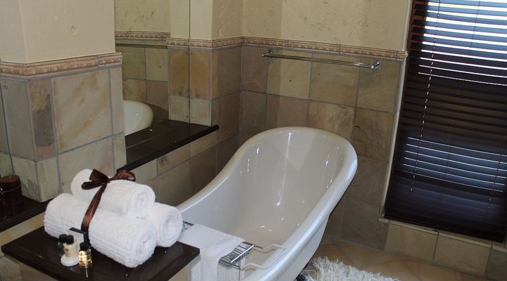 Silverstone Falls Lodge