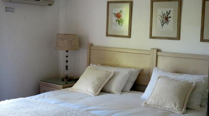 Featherbed Apartment