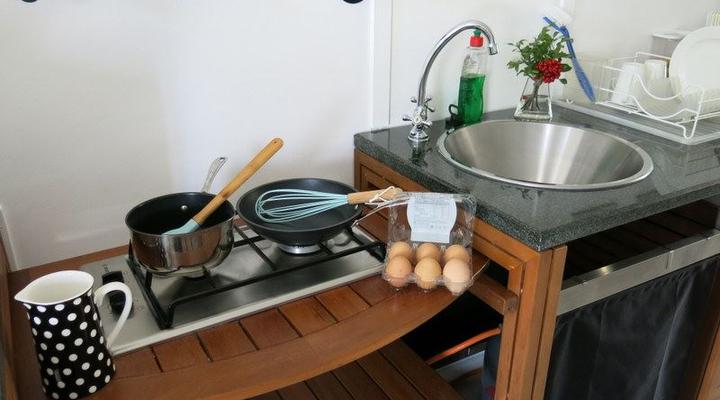 Featherbed Apartment