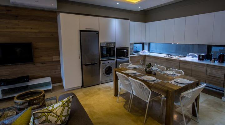 18 Tinderwood on the Lake