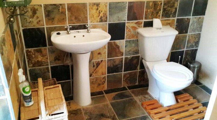 LeNgwenya Private Game Lodge